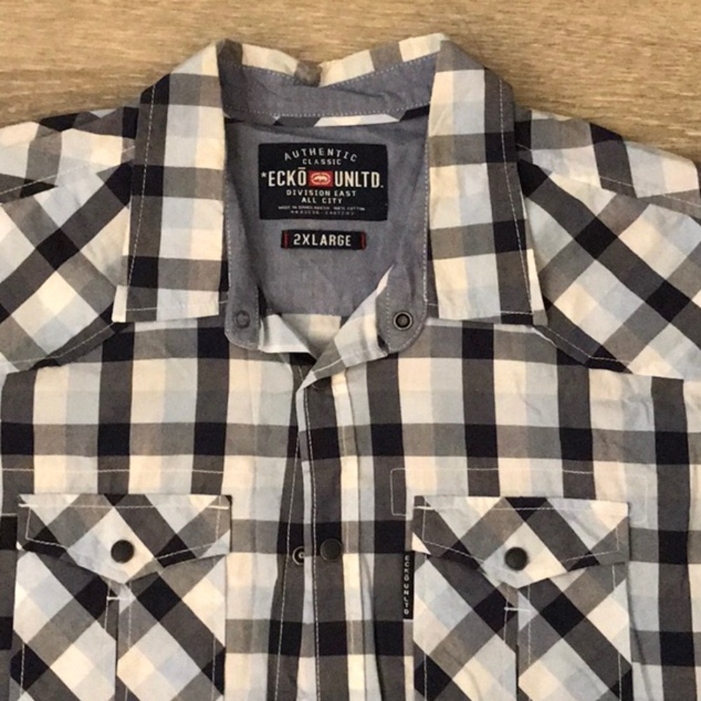 Ecko Unlimited Black and White Casual Button Down Shirt